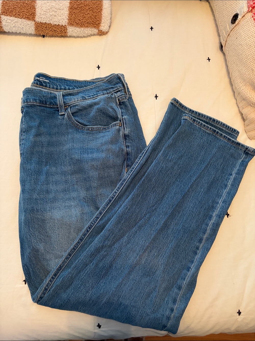 Classic Blue Women's Jeans - Timeless boyfriend Fit